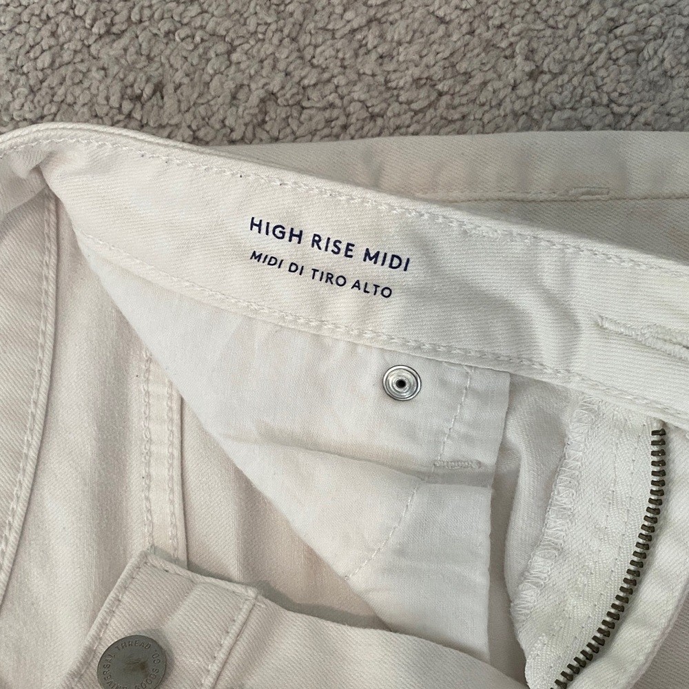 Universal Thread Women's Off-White Distressed Jea… - image 3